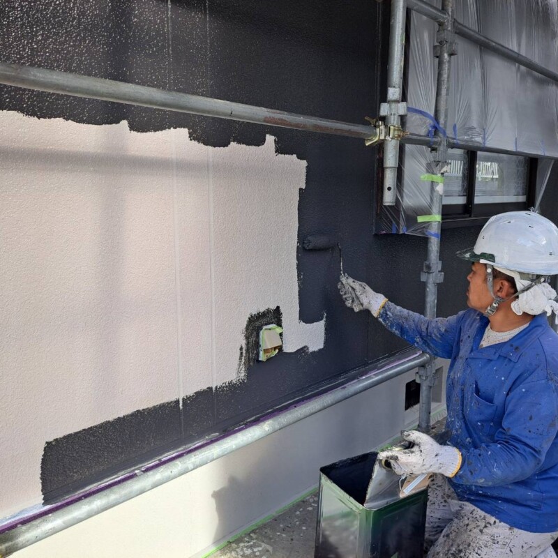 外壁が少しずつ、新しい表情へ
