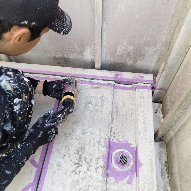 雨漏りを防ぐシーリング作業から細部の塗り重ねまで！